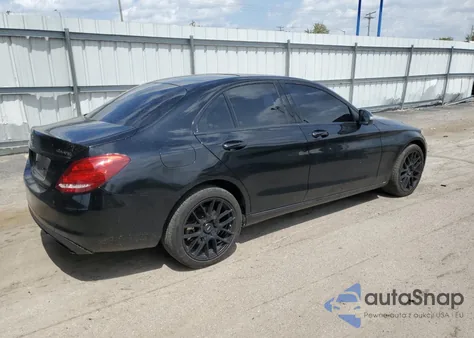 2015 Mercedes-Benz C 300 4Matic из США, поврежденный, VIN 55SWF4KB1FU095949